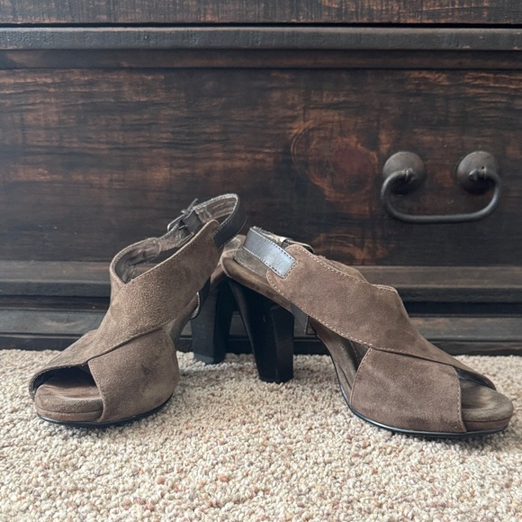 Sofft Shoes - Sofft Brown Suede Women's Heels